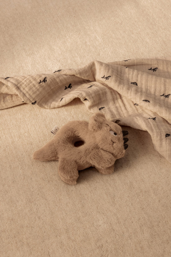 Liewood Romain Dino Tricera Rattle - Dune
