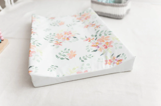 The Gilded Bird Wedge Changing Mat - Pretty Stems White